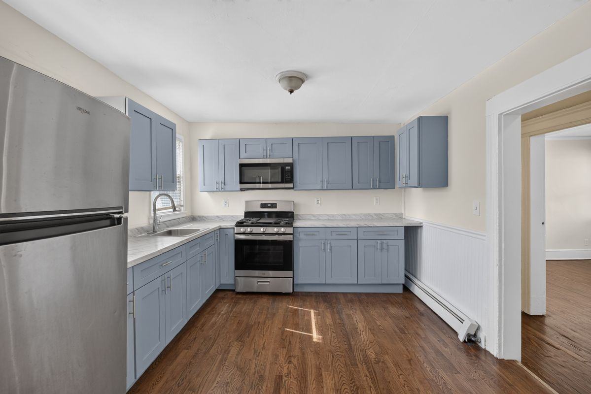 40 Vine St - Photo 3 of 31