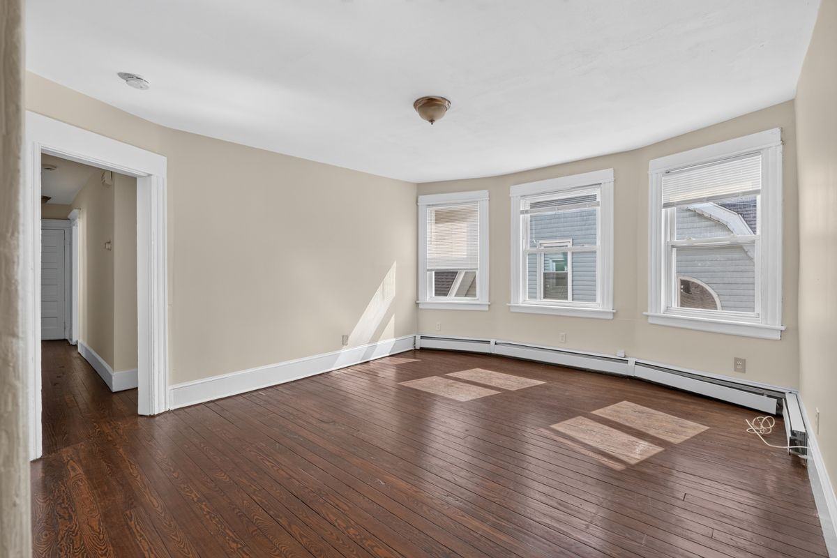 40 Vine St - Photo 4 of 31