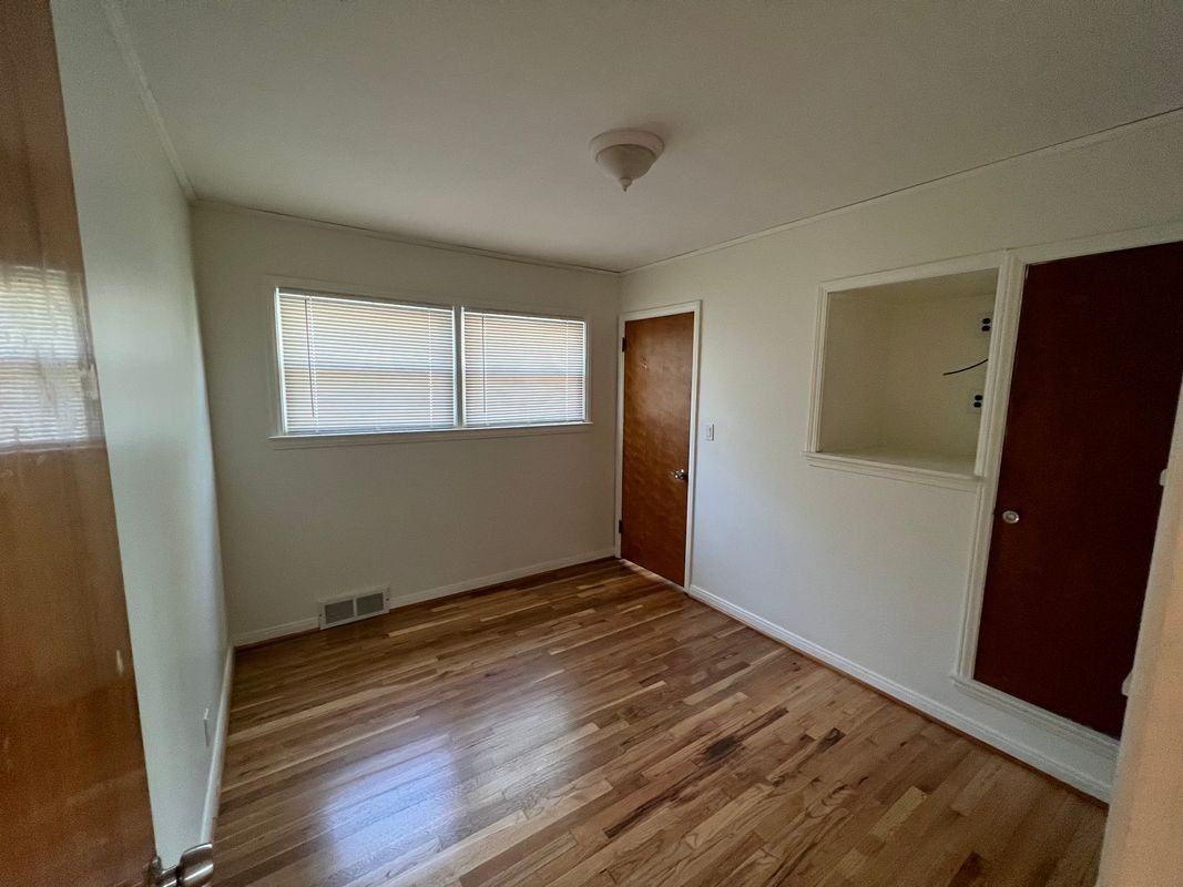 4402 Cooper Ave - Photo 5 of 12