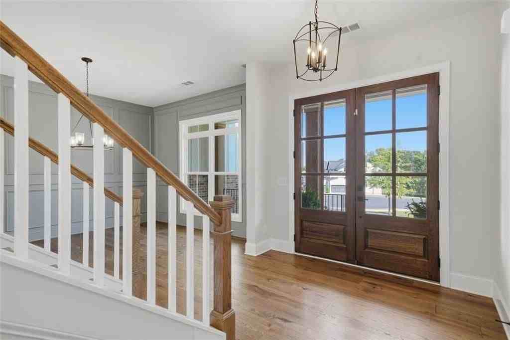 401 Oakleigh Ave - Photo 4 of 38