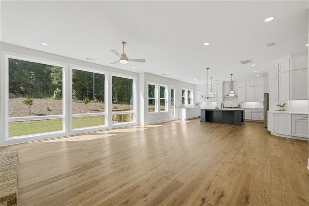 401 Oakleigh Ave - Photo 7 of 38