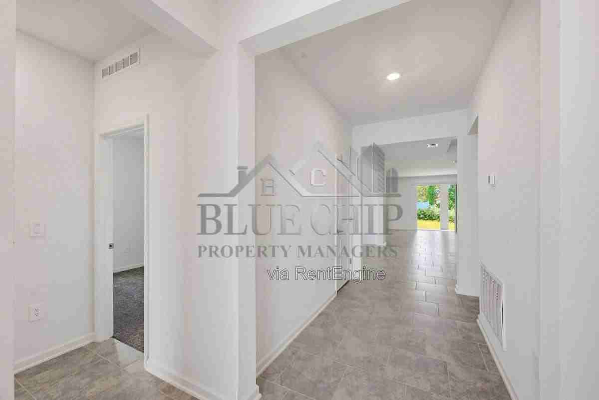 3048 Country Side Dr - Photo 3 of 10