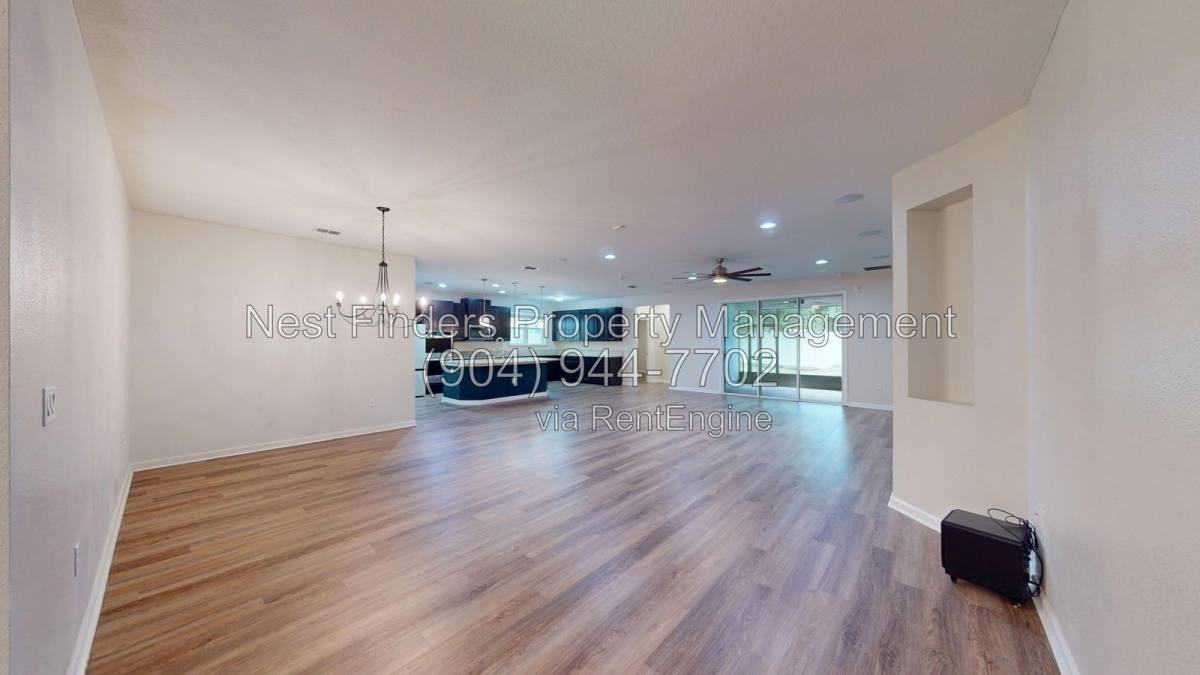 2704 Daylily Ln - Photo 3 of 10