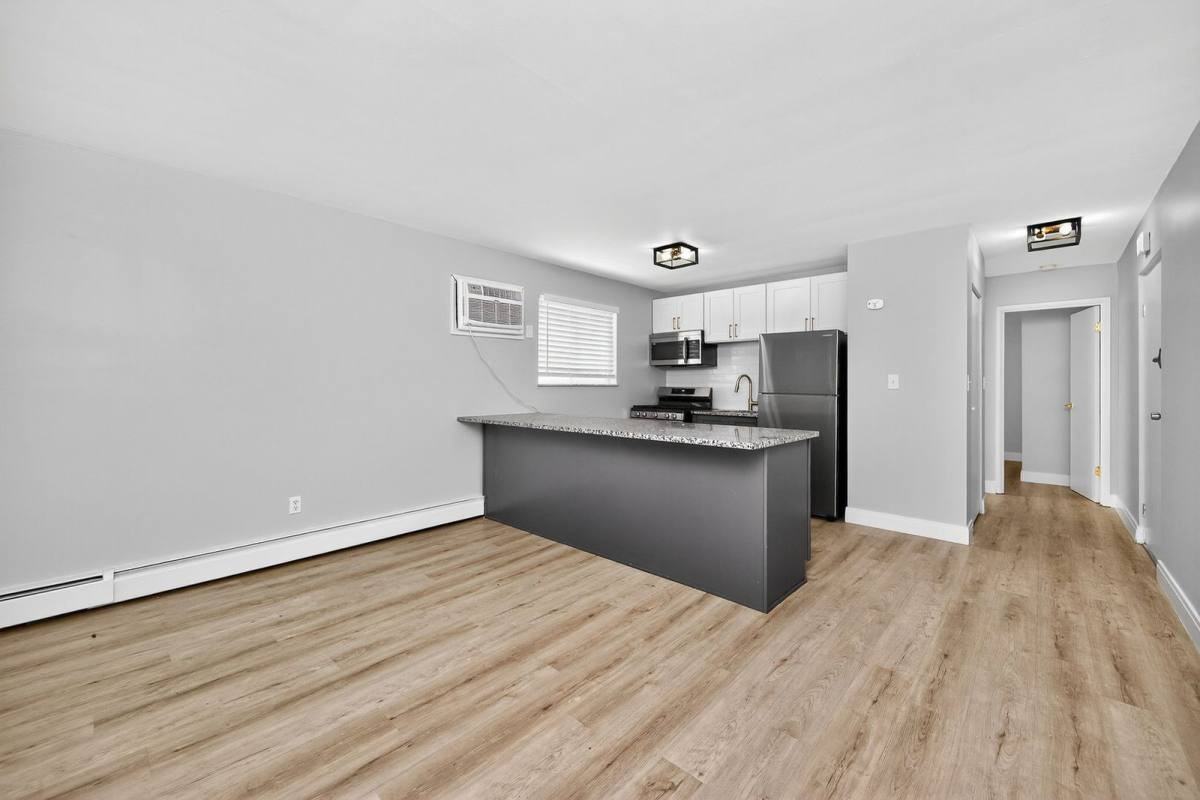 6140 Ridge Ave #6 - Photo 3 of 10