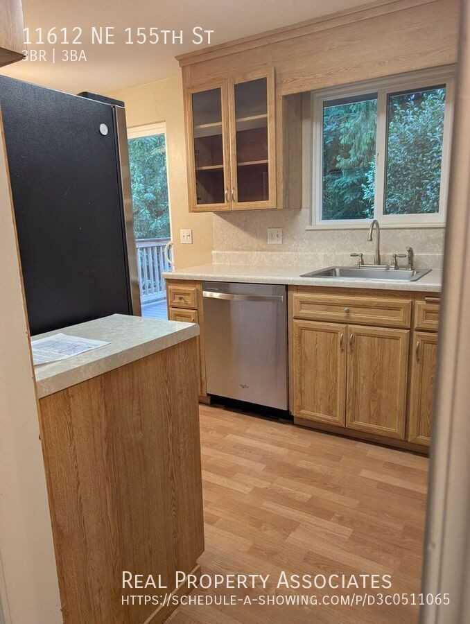 11612 Ne 155th St - Photo 6 of 47