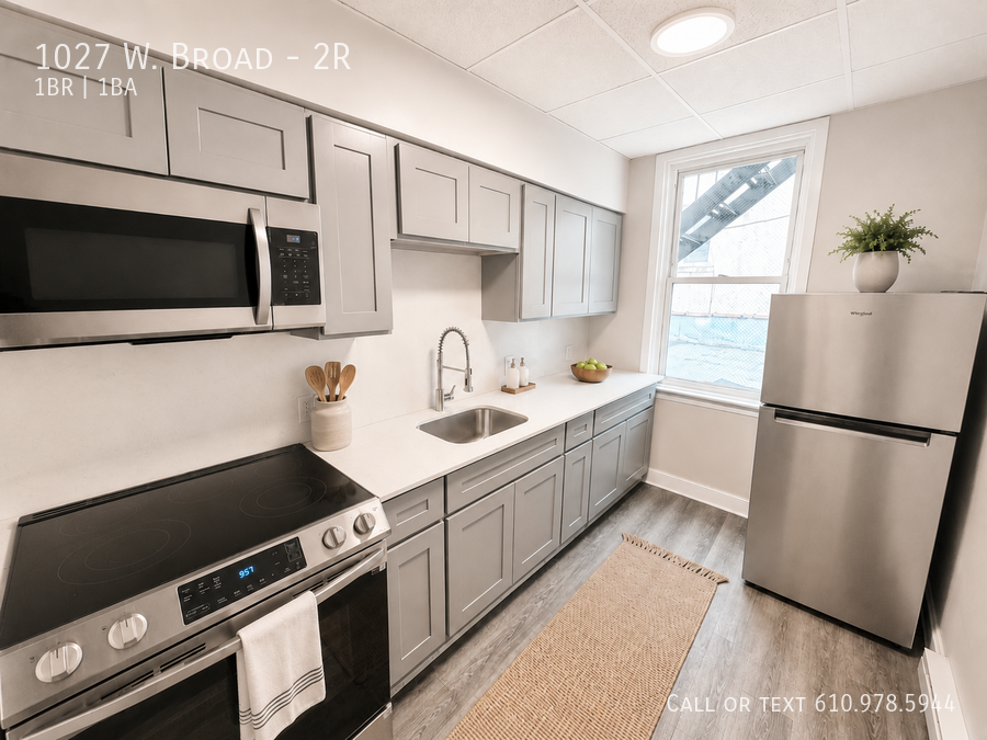 1027 W Broad St #2R - Photo 2 of 9