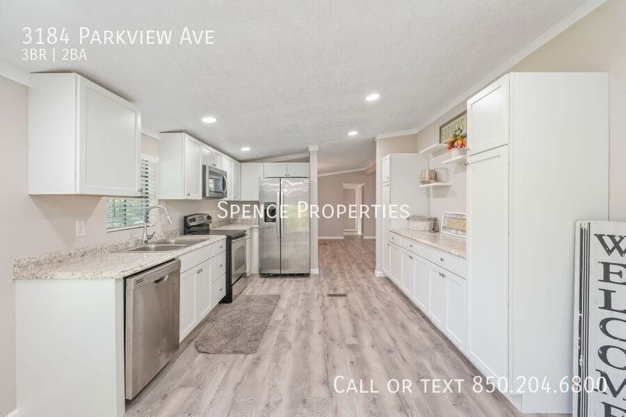 3184 Parkview Ave - Photo 2 of 37