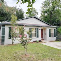 8411 N Greenwood Ave - Photo 1 of 1