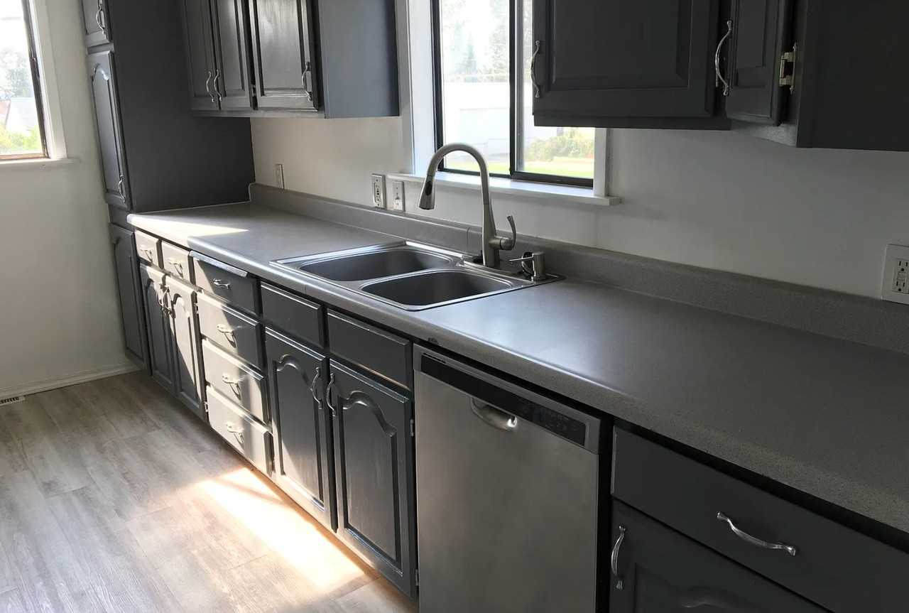 2827 W Sanson Ave - Photo 6 of 9