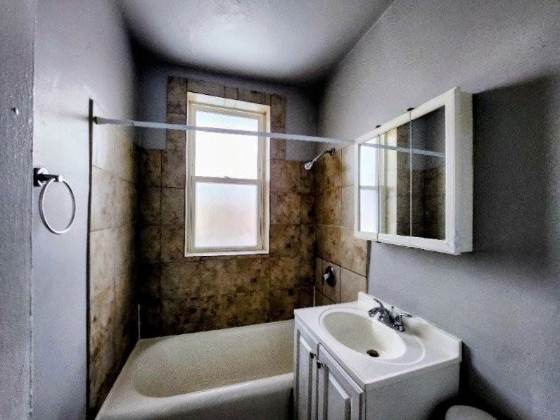 644 N Mayfield Ave #2 - Photo 3 of 12