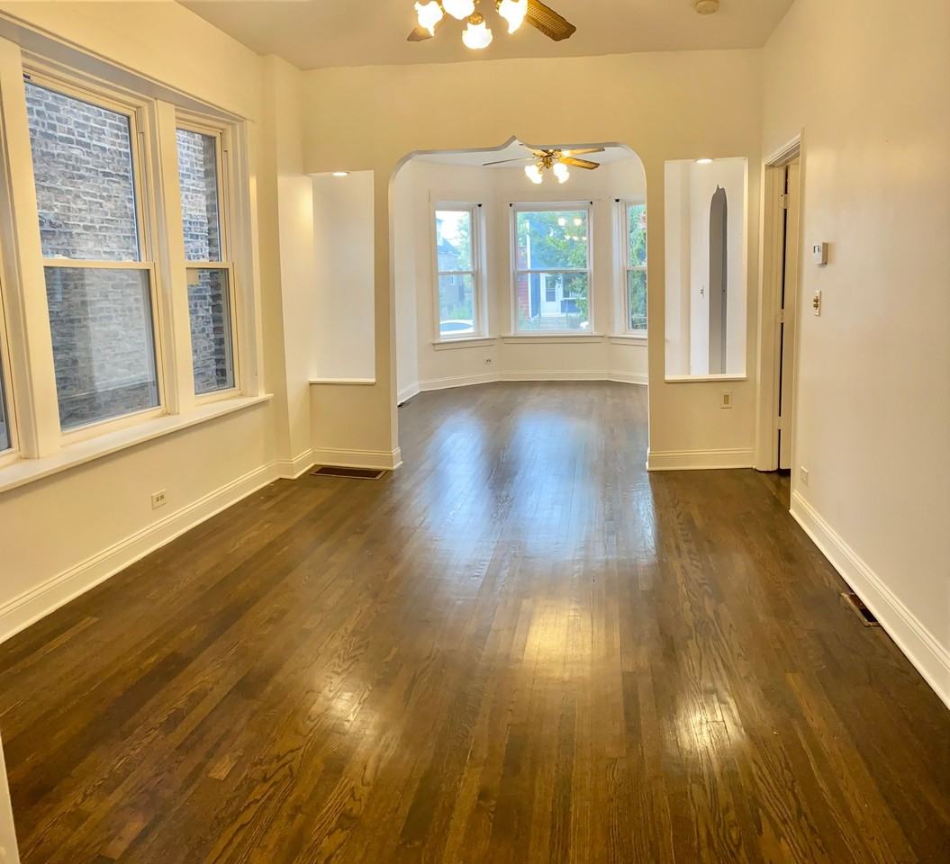 2513 W Pershing Rd #1 - Photo 2 of 15