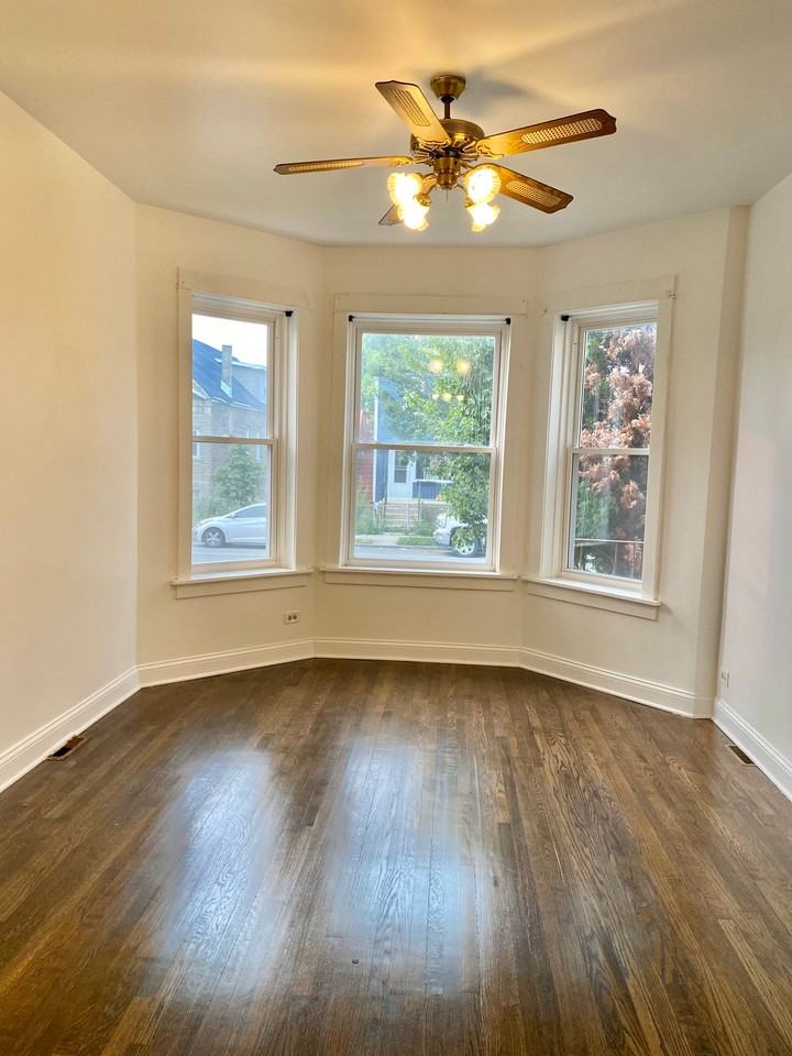 2513 W Pershing Rd #1 - Photo 4 of 15