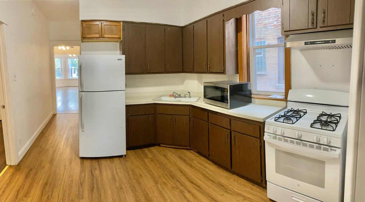 2513 W Pershing Rd #1 - Photo 5 of 15