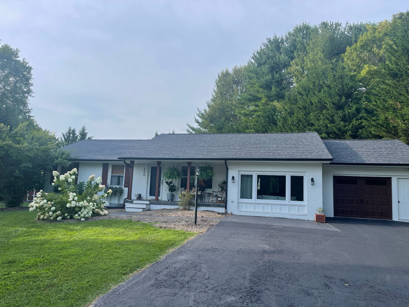 800 Summit Dr - Photo 2 of 17