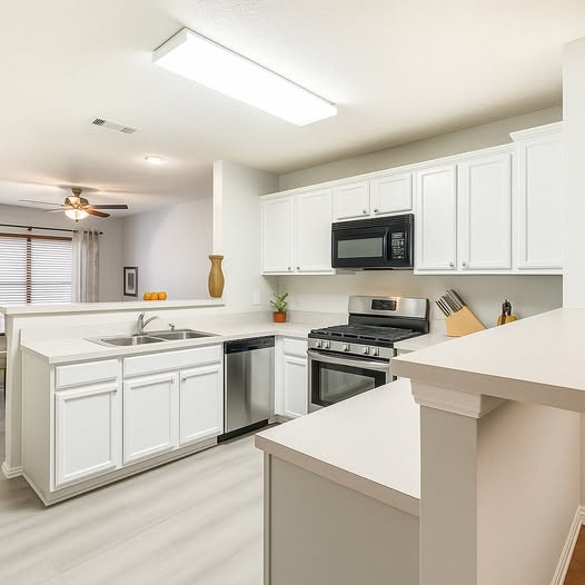 1717 Shady Creek Dr - Photo 4 of 6