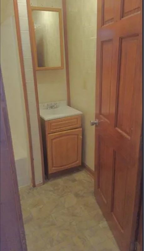 89 Orient St - Photo 5 of 10