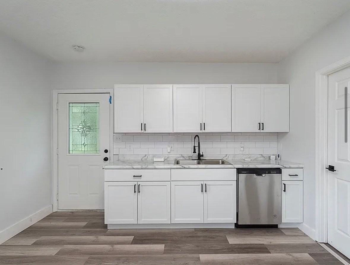 2531 Brookside Ave - Photo 5 of 9