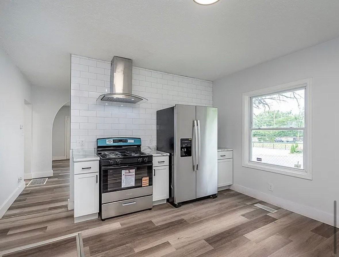 2531 Brookside Ave - Photo 7 of 9