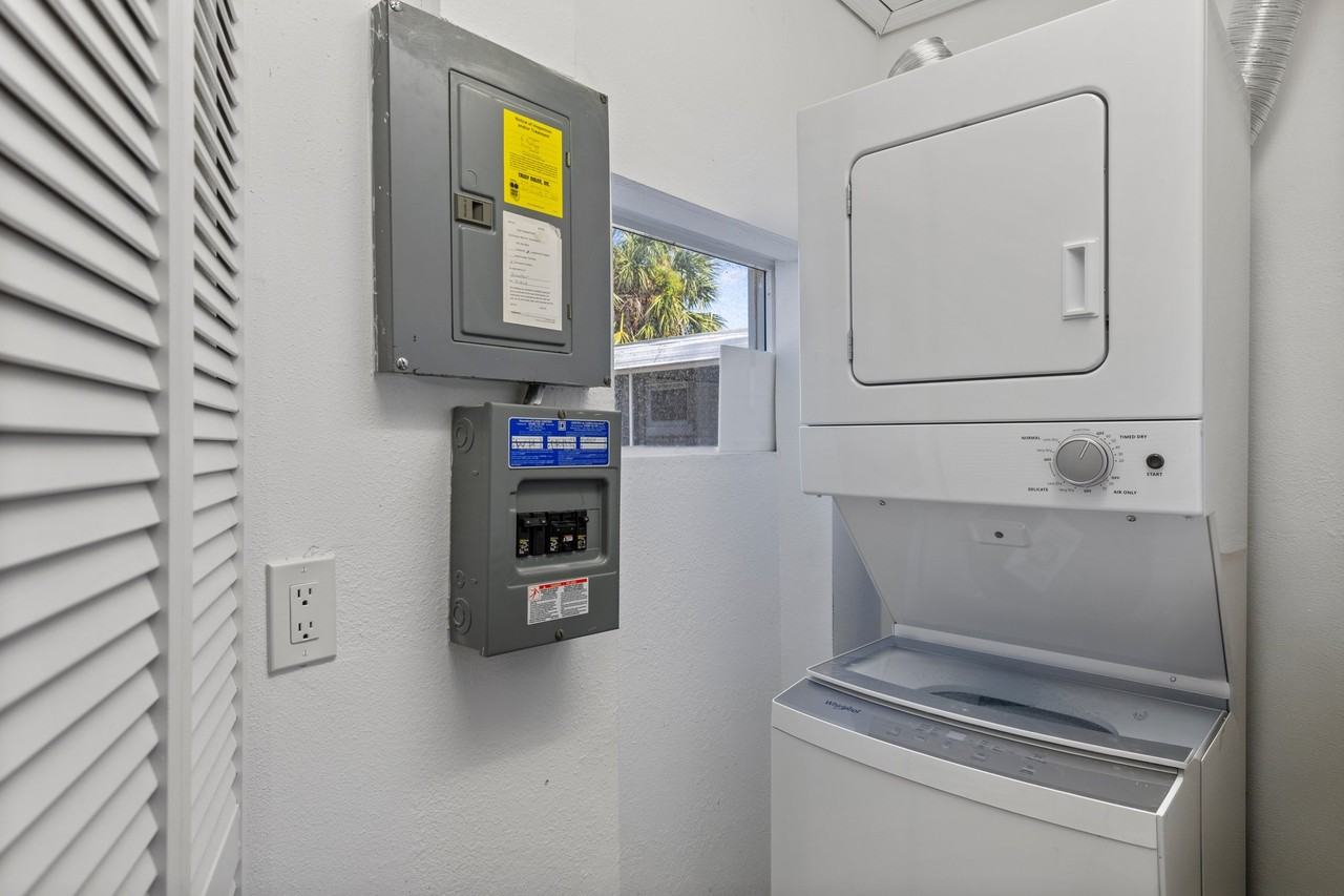 310 Burland St - Photo 5 of 8