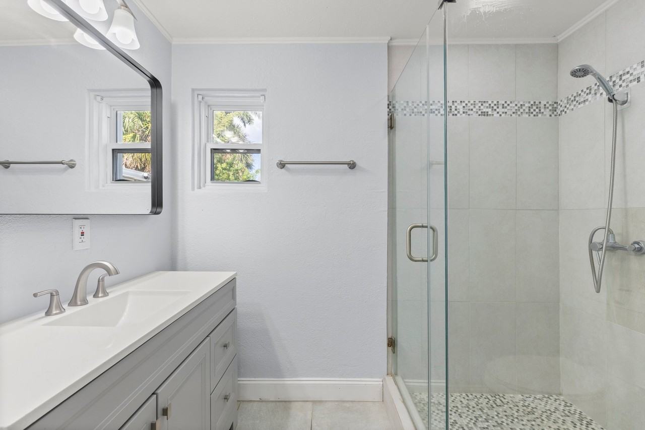 310 Burland St - Photo 6 of 8