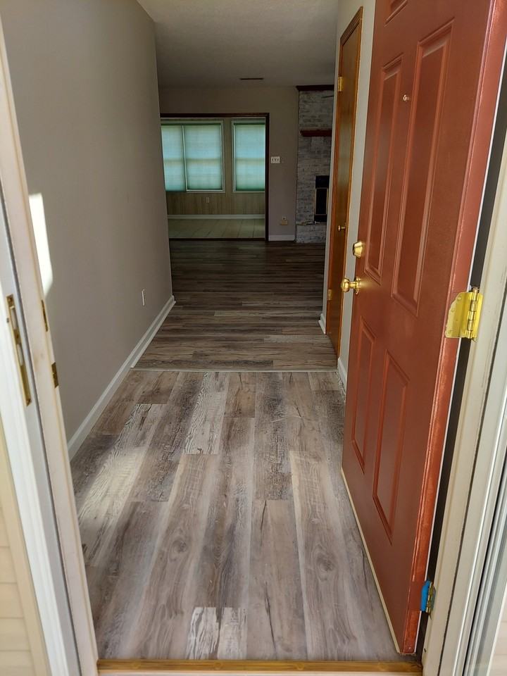 1335 Windamere Rd - Photo 3 of 21