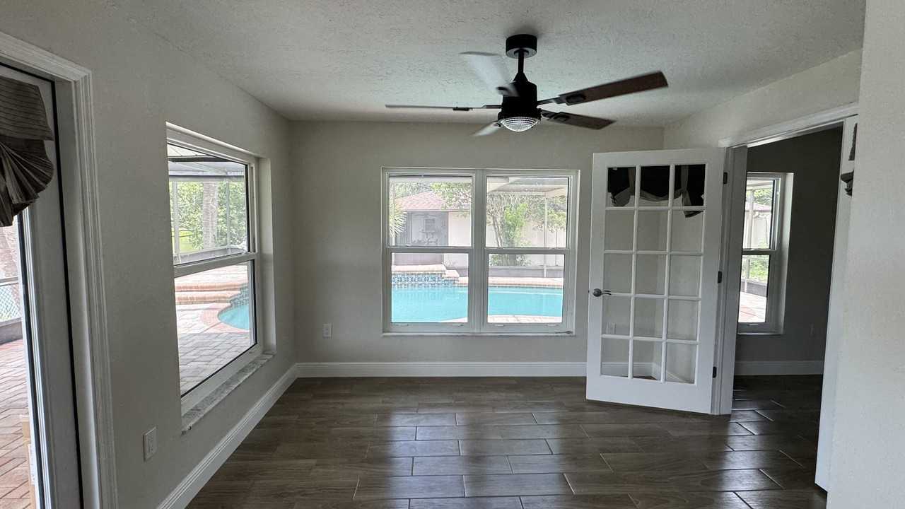 7409 Lake Forest Cir - Photo 3 of 20