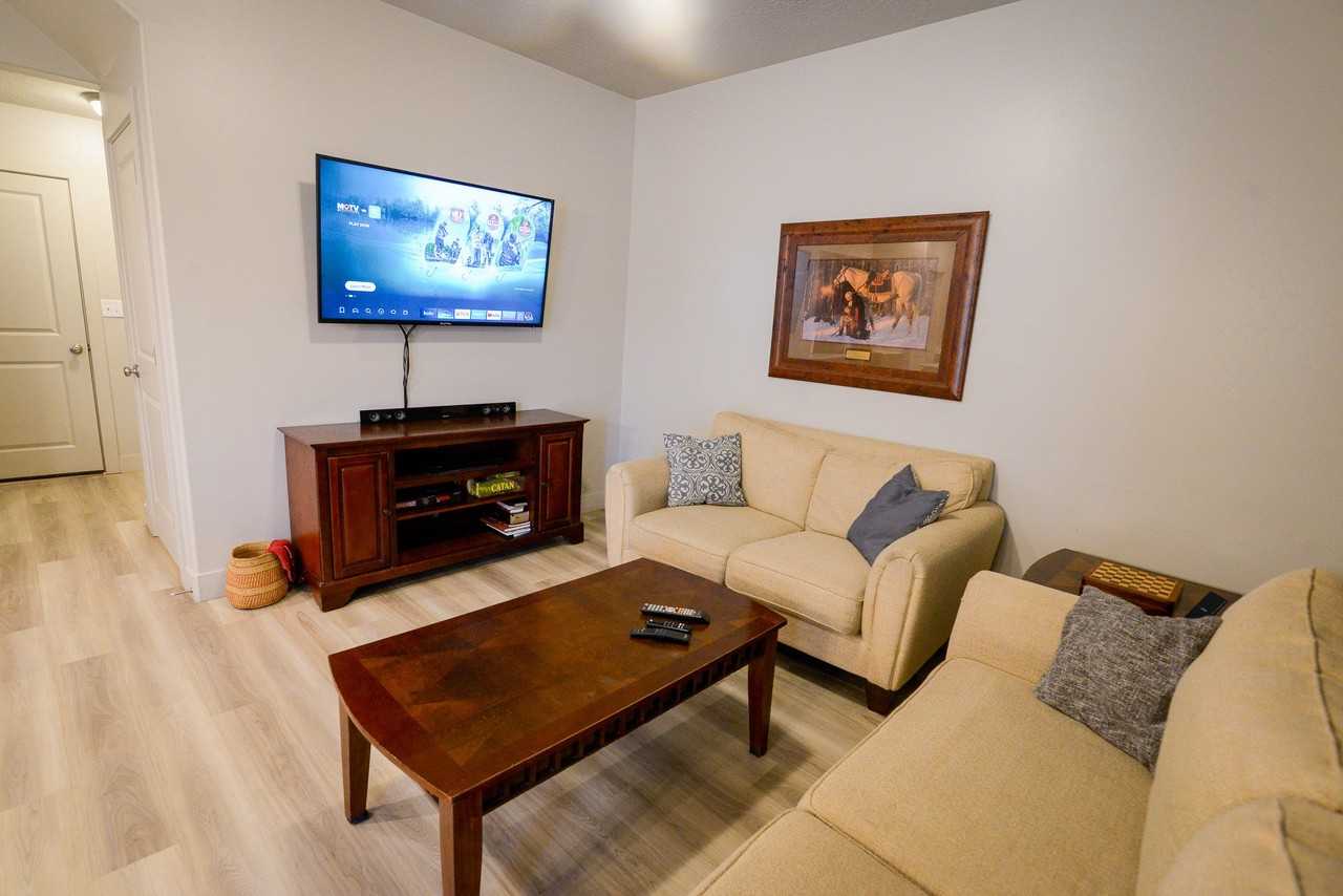 735 N Old Fort Dr - Photo 4 of 17