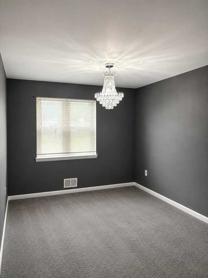 4821 Williston St - Photo 3 of 13