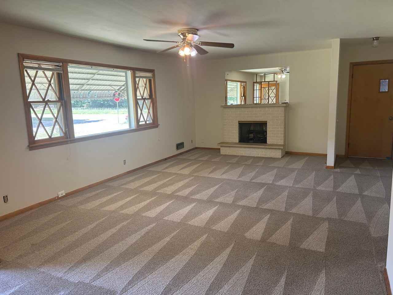 1526 N Sheridan St - Photo 2 of 13