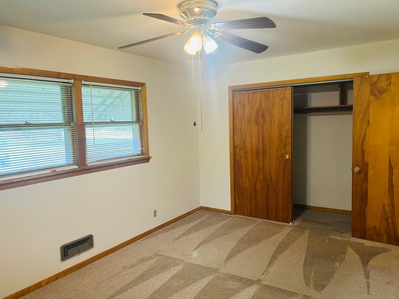 1526 N Sheridan St - Photo 5 of 13