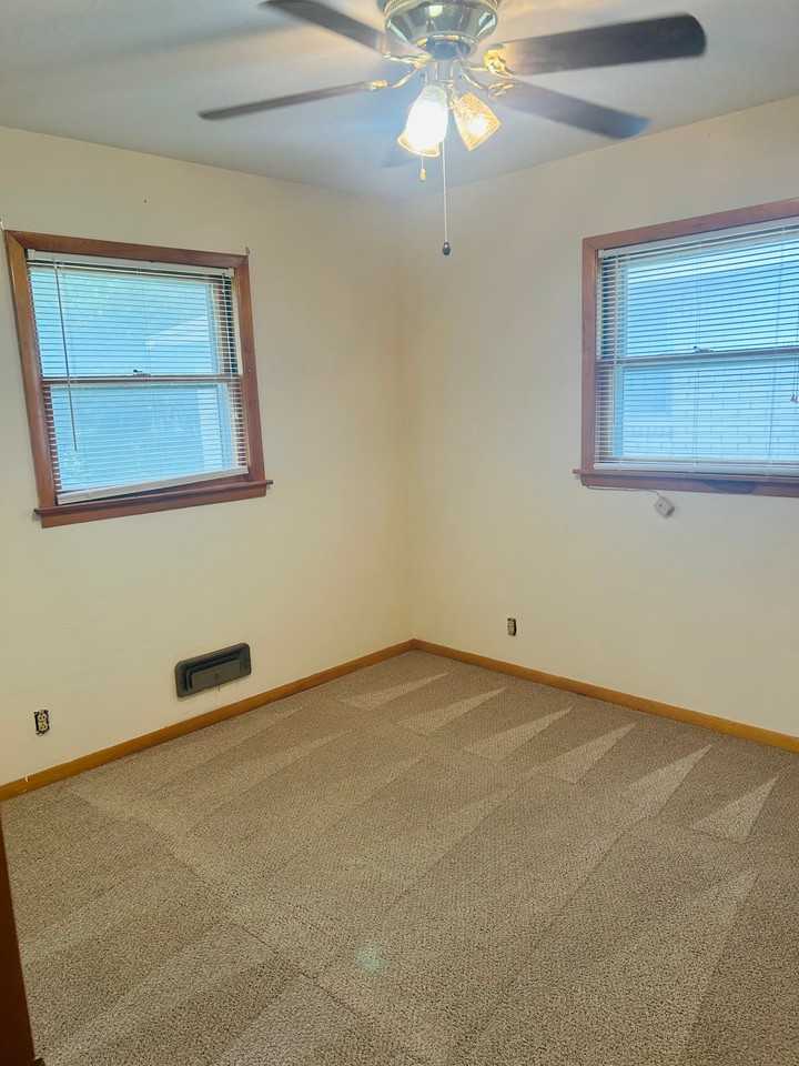 1526 N Sheridan St - Photo 7 of 13