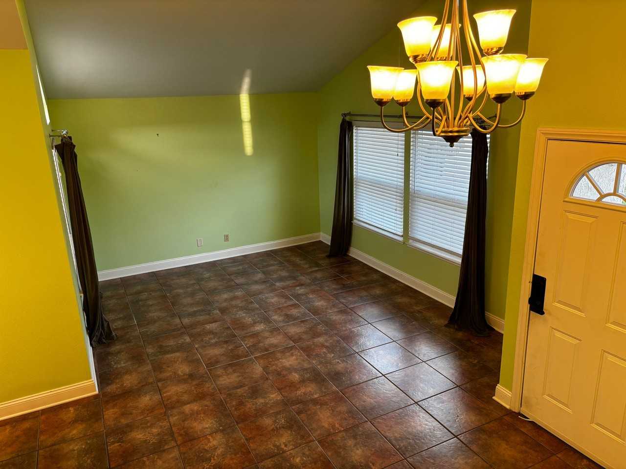626 Elise Dr - Photo 3 of 18