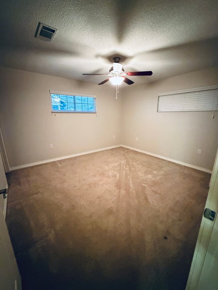831 Martin Ave - Photo 4 of 18