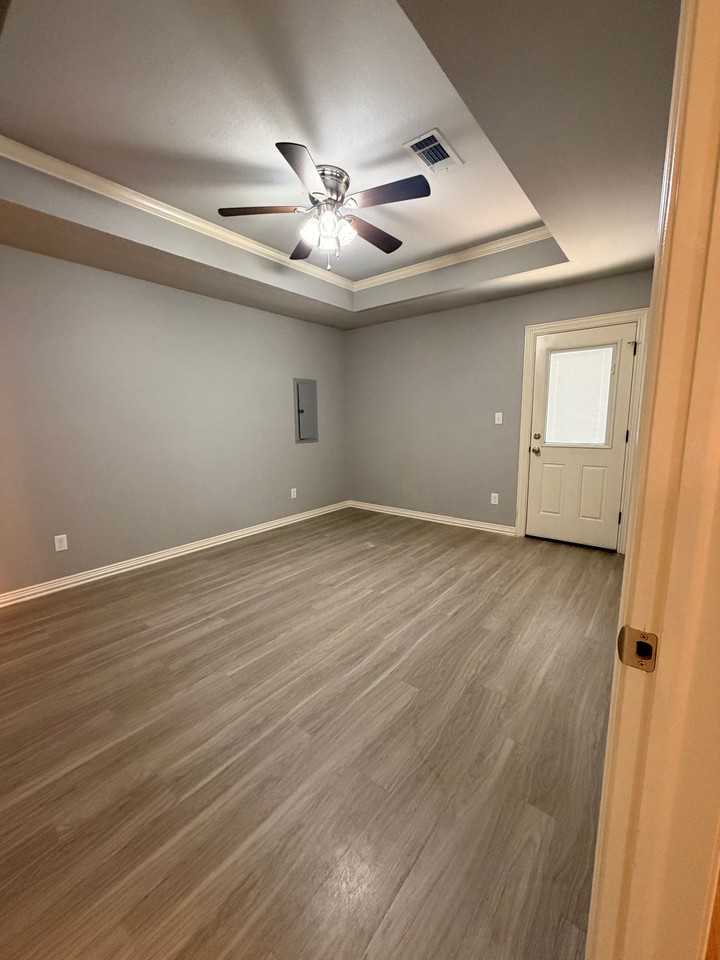 1123 Springhill Rd #B - Photo 7 of 13