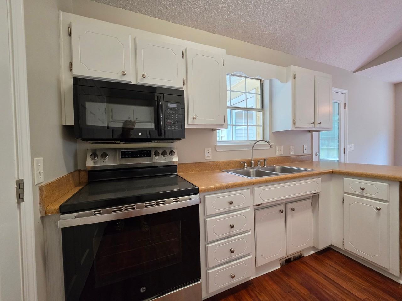 503 Dunwoody Dr - Photo 6 of 20