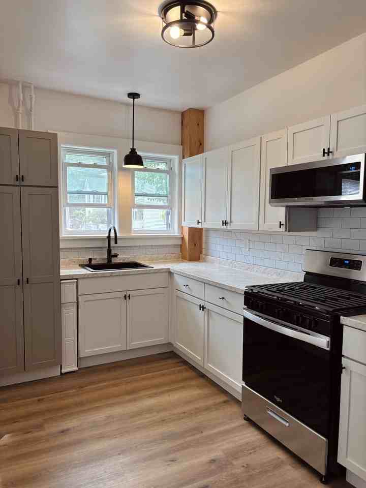 20 Buckley St - Photo 3 of 12