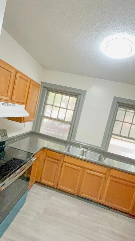 928 Asylum Ave #1
