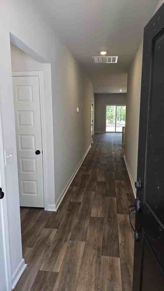1082 Harbor Dr - Photo 2 of 15