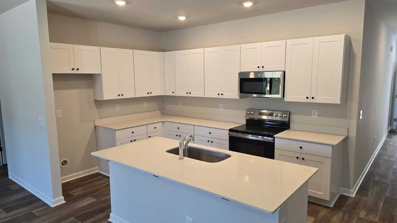 1082 Harbor Dr - Photo 6 of 15