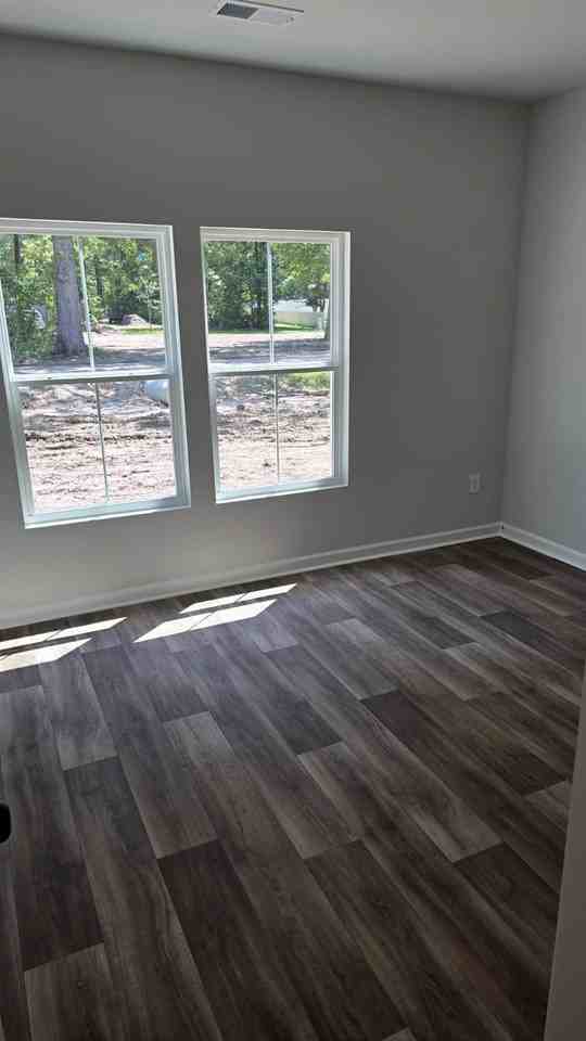 1082 Harbor Dr - Photo 7 of 15
