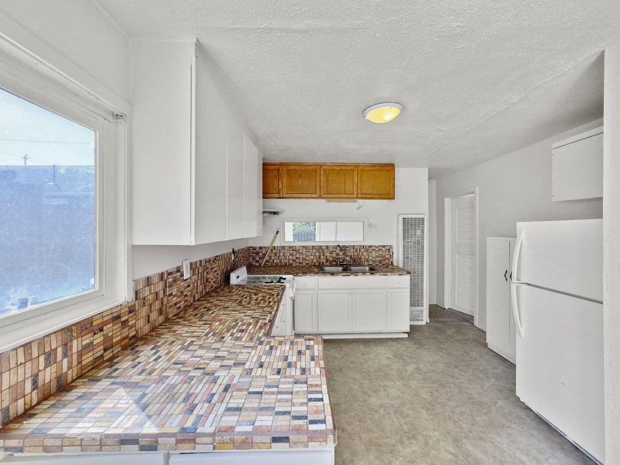 1520 Mccullens Ave #B - Photo 3 of 14