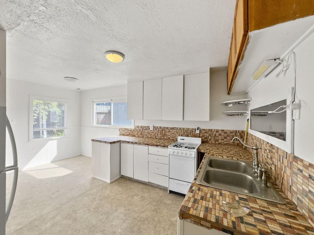 1520 Mccullens Ave #B - Photo 6 of 14