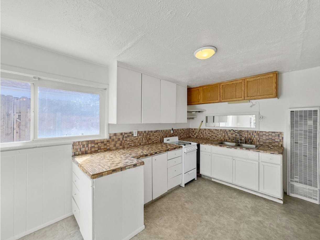 1520 Mccullens Ave #B - Photo 7 of 14