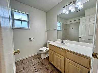 806 Almoo St - Photo 3 of 11