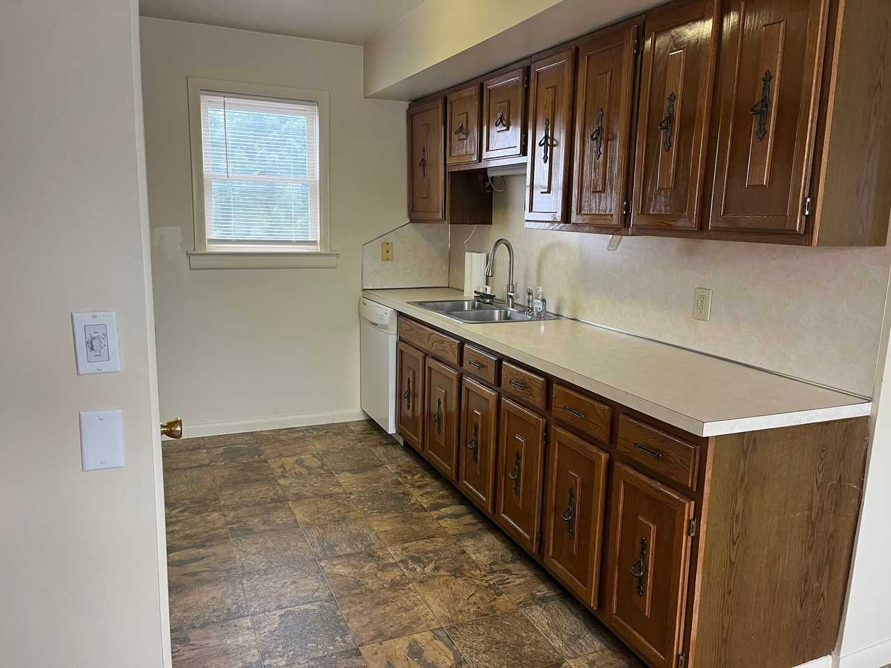 327 N Hanover St #201 - Photo 4 of 15