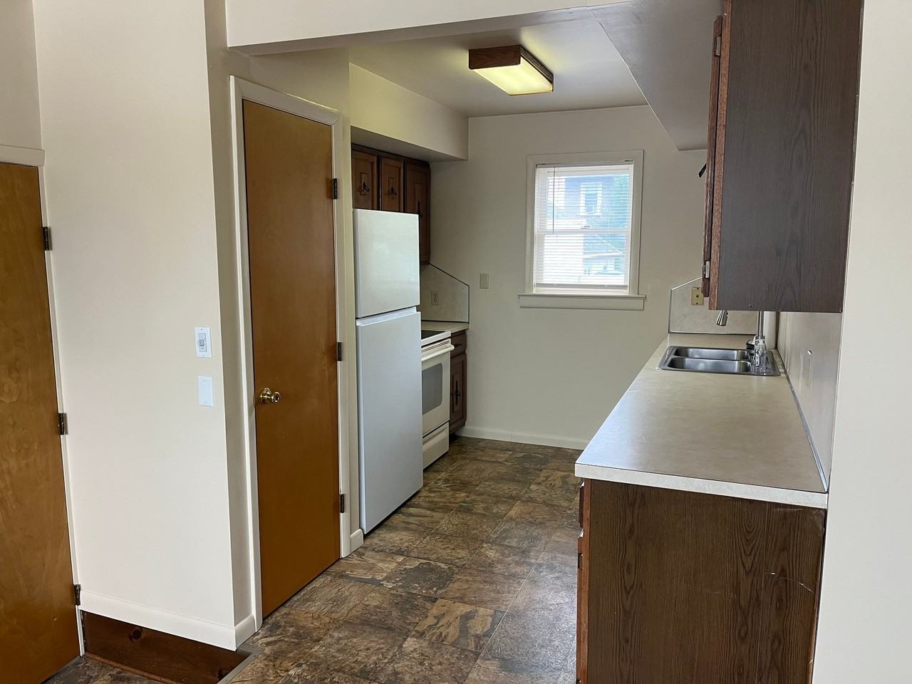 327 N Hanover St #201 - Photo 5 of 15