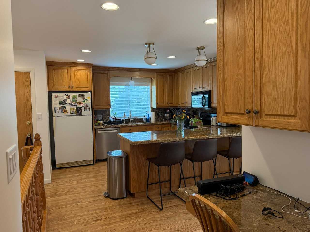 2746 E St - Photo 4 of 20