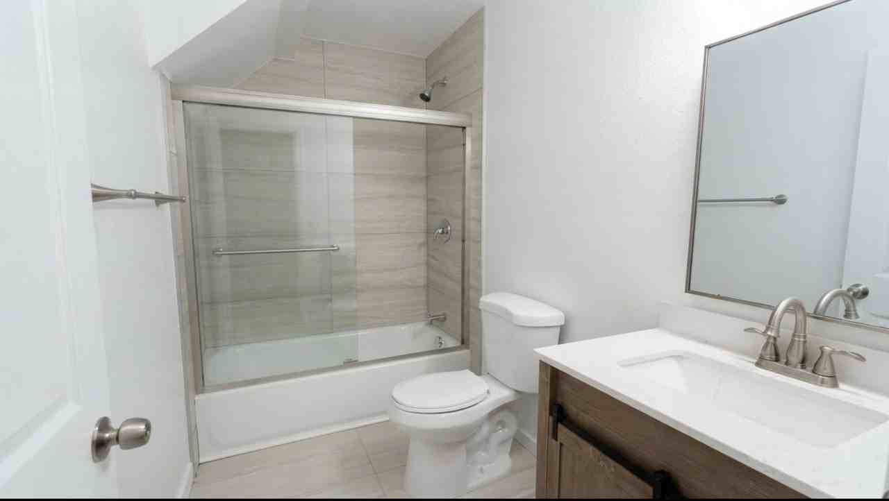 2611 University Ave #A - Photo 3 of 4