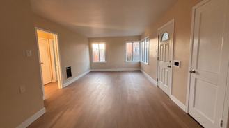 855 W 29th Pl - Photo 1 of 1
