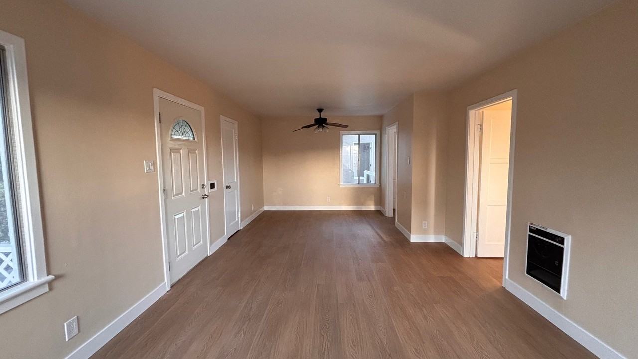 855 W 29th Pl - Photo 2 of 8